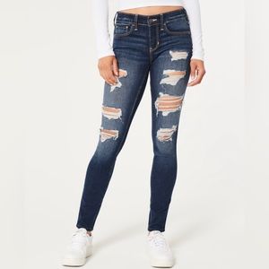 Hollister size 9 women’s low rise ripped dark wash jeans